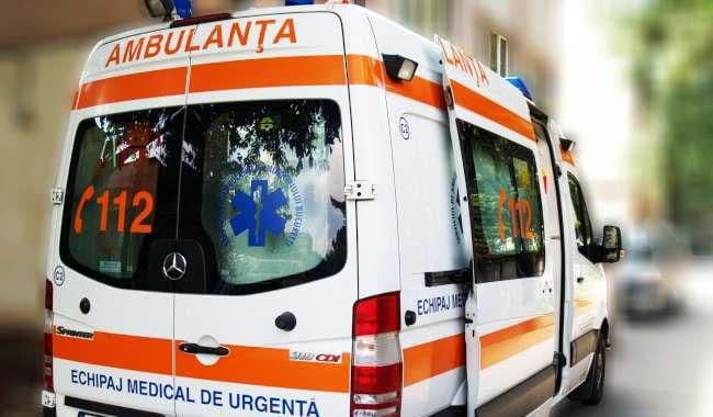 Incident ce se putea termina tragic, petrecut în Dealu Mare: Bărbat strivit de peretele unei case