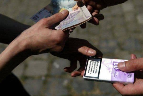 Peste 30.000 de țigarete de contrabandă, confiscate de polițiști