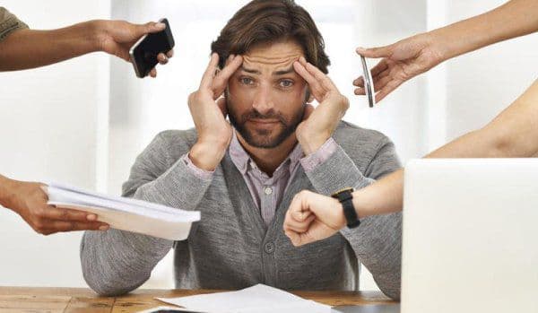 Spor de până la 15% din salariul de bază în administraţia publică locală pentru condiţii de muncă periculoase