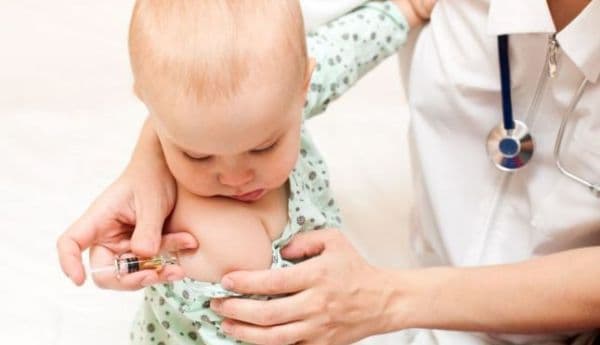 În plină epidemie de rujeolă, fără lege. Părinţii refuză vaccinarea