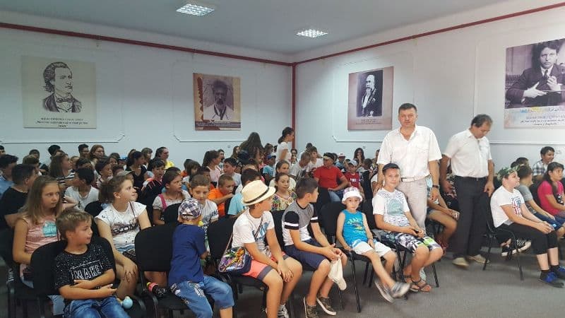 „Tabăra din pridvoul satului” ediția a II-a - Dumbrăvița și Strahova - FOTO