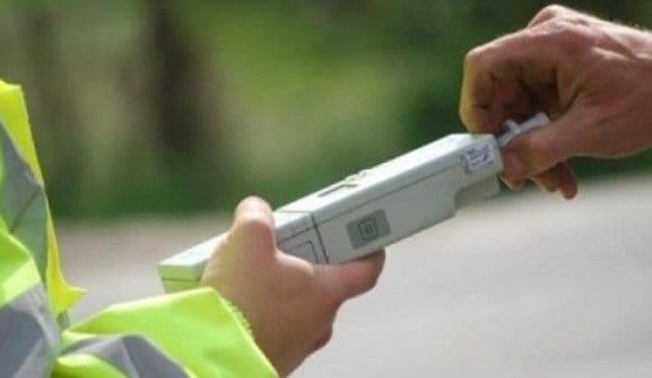 Dosar penal pentru un tânăr care s-a urcat la volan beat criță și fără permis