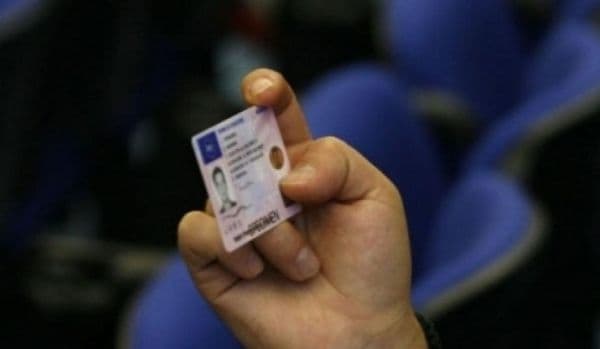 Proiect adoptat. Toţi şoferii vor face acest lucru după ce obţin permisul auto