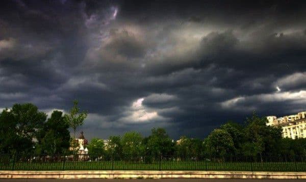 Vremea schimbă foaia. COD galben de ploi torenţiale începând de duminică seară