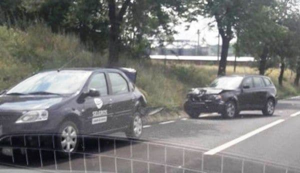 Carambol cu trei mașini pe un drum din județul Botoșani - FOTO
