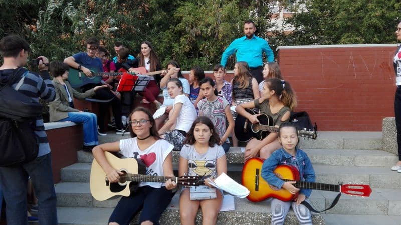 „Folk de vară” la final de sezon în parcul Cholet din Dorohoi – VIDEO | FOTO