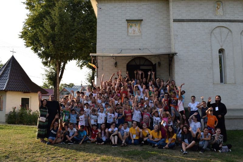 „Tabăra din pridvorul satului”- Bucurie și prietenie împărtășite în glas de clopot - FOTO