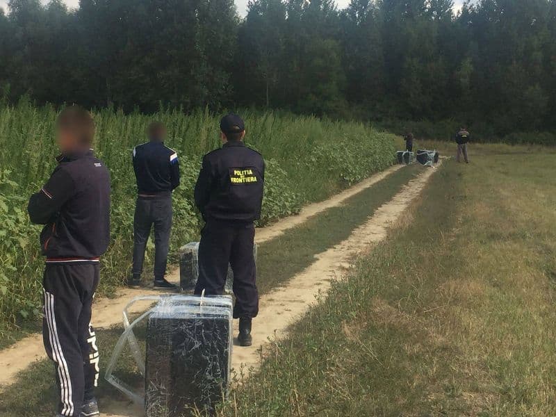 Contrabandişti cu ţigările în spate, opriţi cu focuri de armă la Păltiniş - FOTO