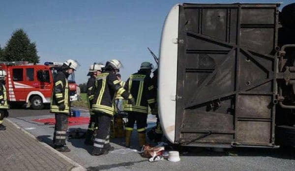 Autocar cu 49 de muncitori, răsturnat în Germania. 40 dintre ei sunt români!