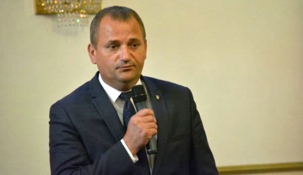 Oficialii Consiliului Județean alături de tinerii județului
