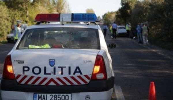 Accident la Zvoriștea. Un șofer din Dorohoi a ajuns cu mașina în șanț