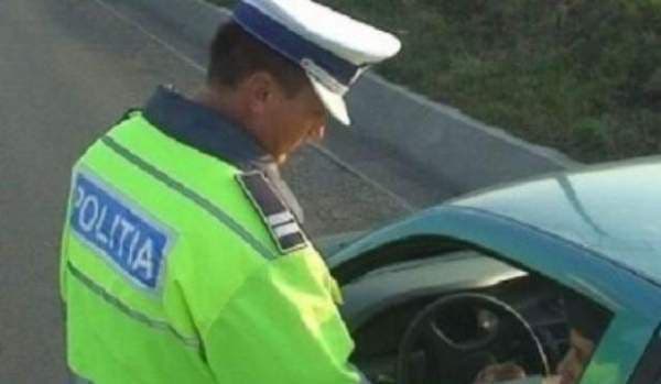 Bărbat din Dorohoi cu permisul anulat din 2016, depistat în timp ce conducea. Vezi ce au mai descoperit polițiștii!