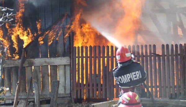 Anexa distrusă intr-un incendiu