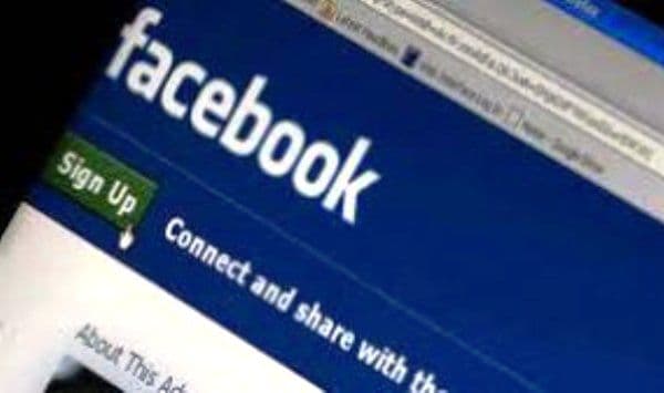 Panoul ruşinii pe Facebook. Ce le face un primar din România angajaţilor care întârzie la serviciu