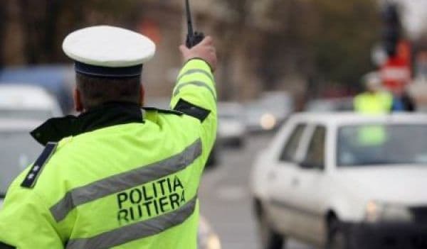 ATENȚIE! Ai pozat sau filmat un polițist, riști să fii amendat cu 10.000 lei!