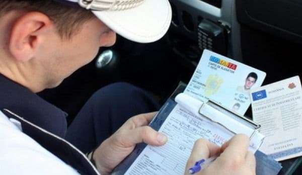 Cu mopedul la plimbare prin Havârna, fără permis