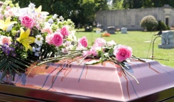 Noi REGULI pentru înmormântare! Familia defunctului riscă AMENZI URIAŞE dacă nu le respectă