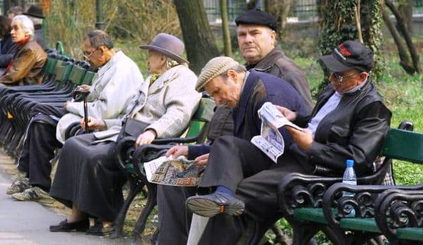Decizie de ultimă oră privind vârsta de pensionare. Ce persoane se pot pensiona cu 2 ani mai devreme