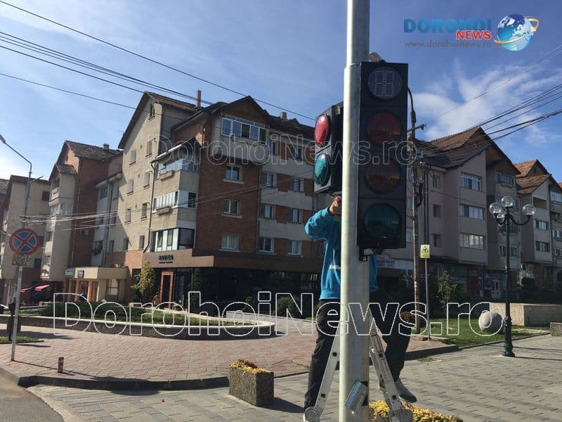 Semafor la Blocul Turn! Primăria Dorohoi instalează semafor la trecerea de pietoni de pe strada Dimitrie Pompeiu - FOTO