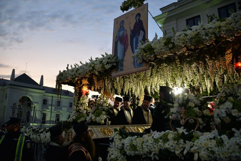 Mii de pelerini, mărturisitori de credință, pe Calea Sfinților de la Iași - FOTO