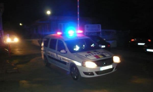 Un tânăr a ajuns la spital după ce a lovit un stâlp de iluminat. Vezi ce au mai descoperit polițiștii!