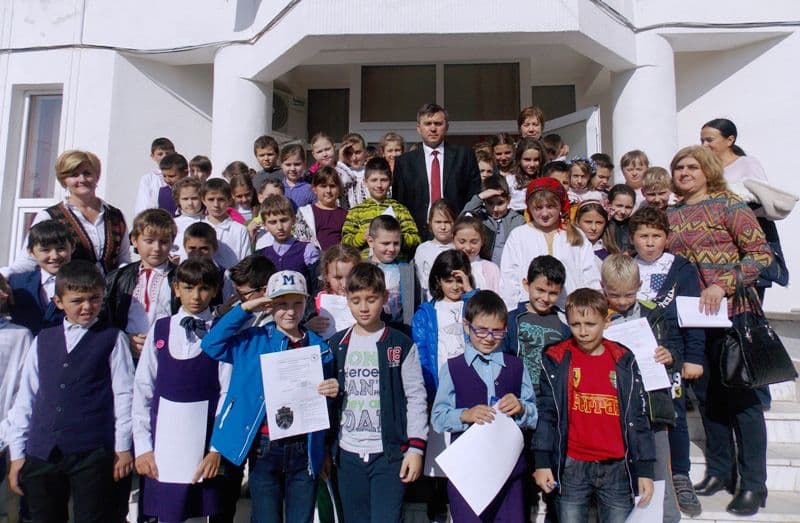 Parteneriat de cunoaștere între Școala Gimnazială „Mihail Sadoveanu” Dumbrăvița și Liceul Pedagogic „Nicolae Iorga” Botoșani - FOTO