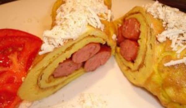 Omletă cu cârnăciori