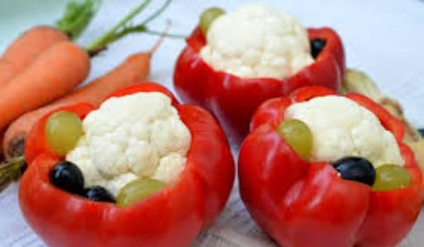Gogoşari umpluţi cu conopidă. Iată ce trebuie să le pui pentru a se menţine crocanţi şi aromaţi