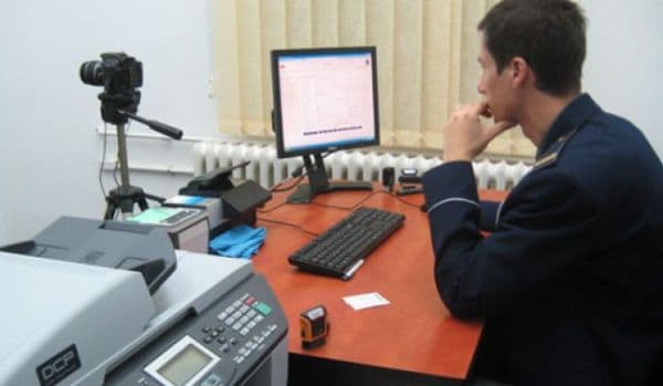 Atenţie! Serviciul de permise și înmatriculări auto nu mai functionează