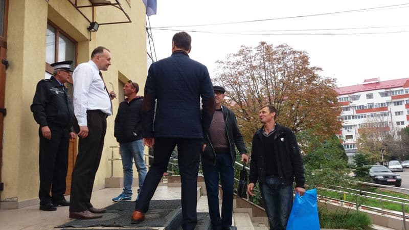 Soluţii identificate pentru botoşănenii care nu au beneficiat astăzi de serviciile Serviciului de Permise şi Înmatriculări