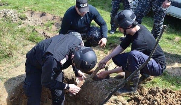 Proiectile de artilerie distruse la Copălău de pirotehnicienii botoşăneni