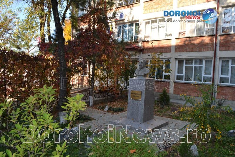 Școala Gimnazială „Mihail Kogălniceanu” Dorohoi la ceas aniversar - FOTO