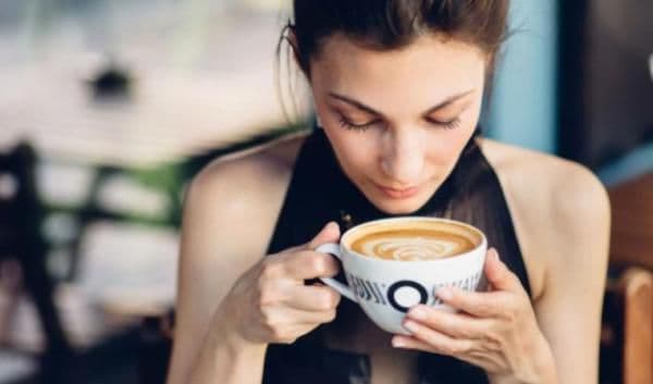 Ce se întâmplă cu organismul tău dacă bei zilnic cafea