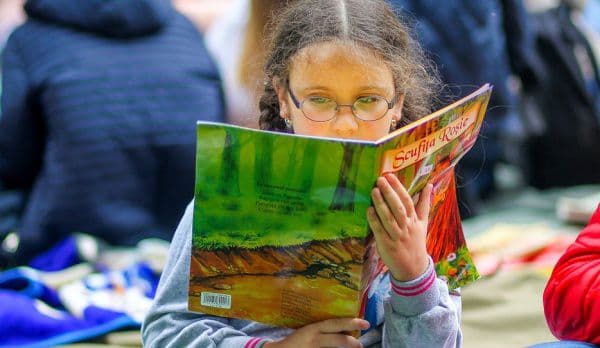 Elevii, părinţii şi profesorii decid ce se întâmplă cu temele pentru acasă. Consultare publică pe site-ul Ministerului Educaţiei