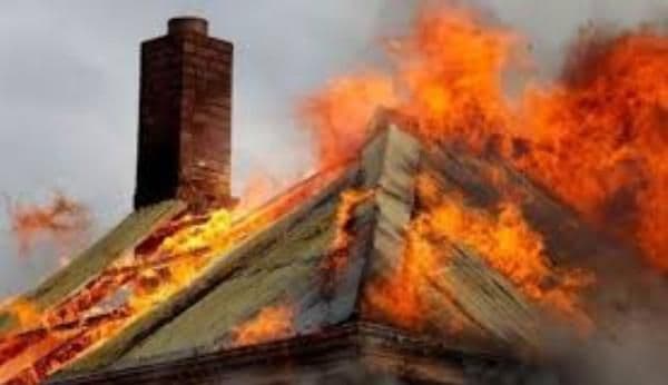 Două familii au fost păgubite de foc de aproximativ 4.000 lei