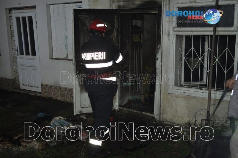 Autoritățile puse în alertă de un incendiu izbucnit pe strada C.D. Gherea din Dorohoi - FOTO
