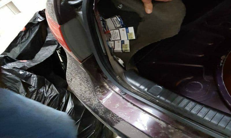 Autovehicul „blindat” cu țigări de contrabandă - FOTO