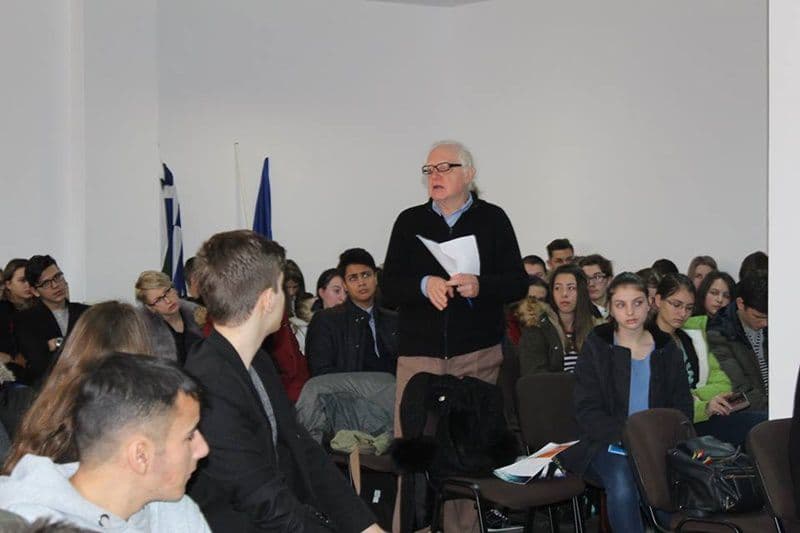Dezbatere la Liceul „Regina Maria” Dorohoi - Educația digitală versus educația tradițională - FOTO