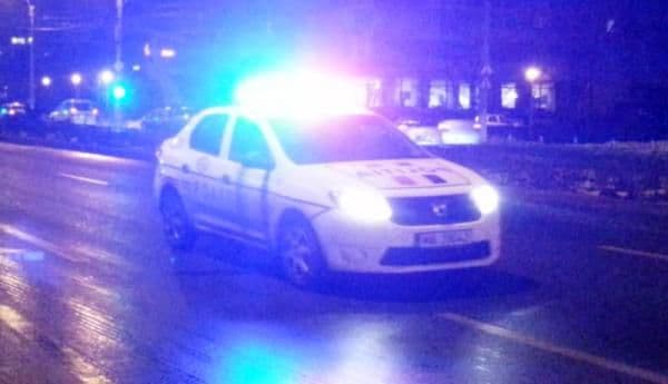Doi autostopiști au ucis un șofer și i-au înjunghiat soția