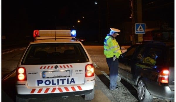 Dosar penal pentru un dorohoian depistat în timp ce conducea o mașină neînmatriculată