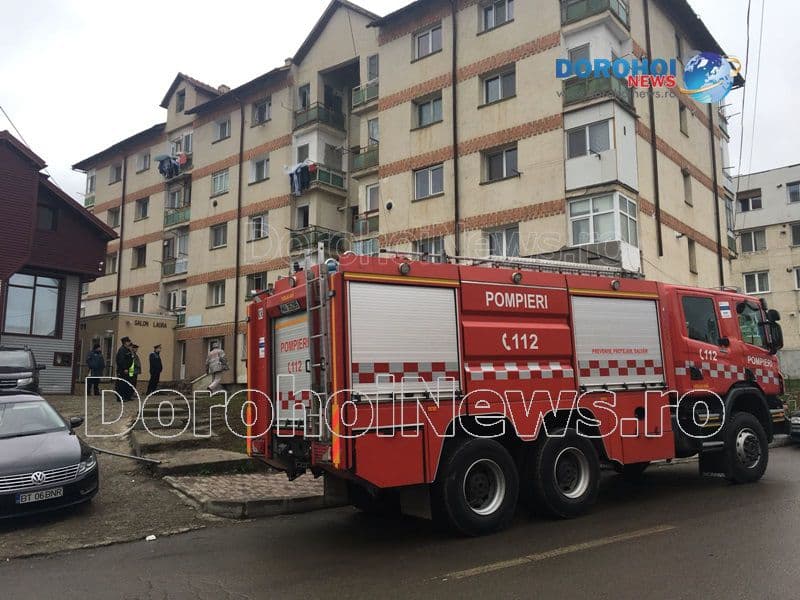 Garsonieră din Dorohoi inundată de fum! Pompierii au intervenit pentru prevenirea extinderii incendiului - FOTO