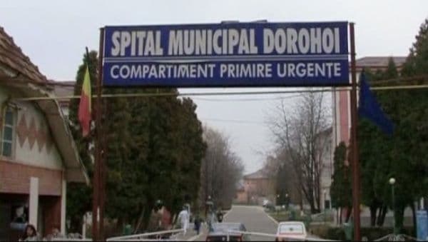 ALARMANT! Clădire ce aparţine Spitalului Municipal Dorohoi în pericol din cauza unei alunecări de teren