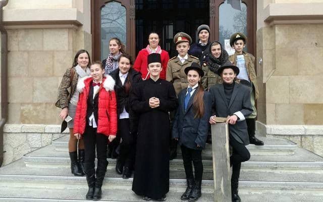 Şcoala Cordăreni la Festivalul de teatru bilingv „Eugen Ionescu” de la Buzău - FOTO