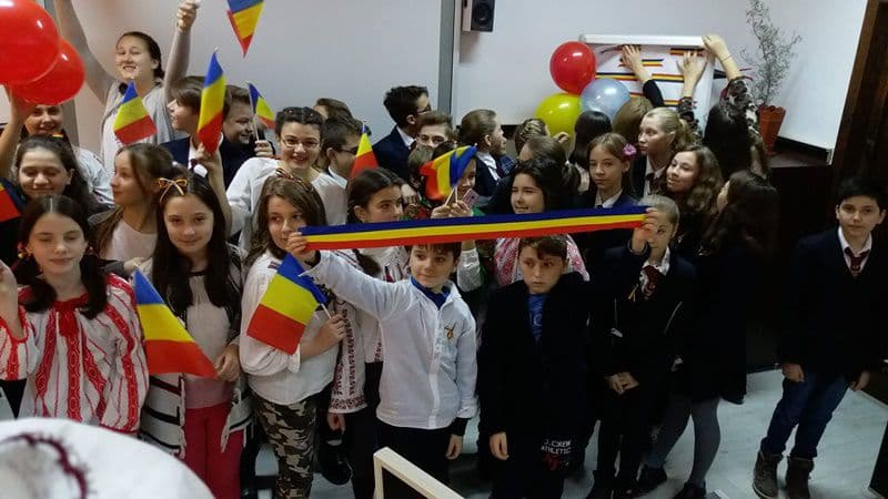 „Mândru că sunt român” activitate desfășurată la Școala Gimnazială „Spiru Haret” Dorohoi - FOTO