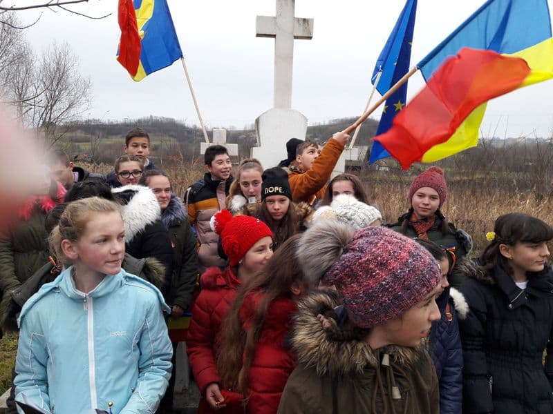 1 DECEMBRIE, Ziua Naţională a României la Liceul Tehnologic Al. Vlahuţă Şendriceni - FOTO