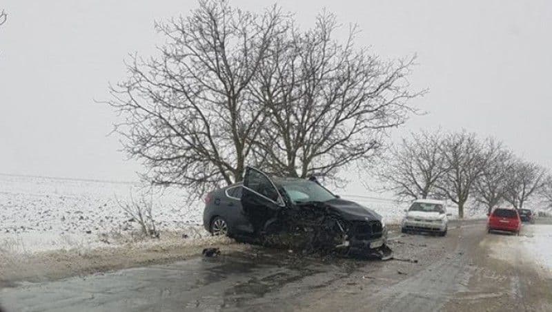 Autoturismul de lux al unui om de afaceri din Botoșani distrus într-un accident rutier