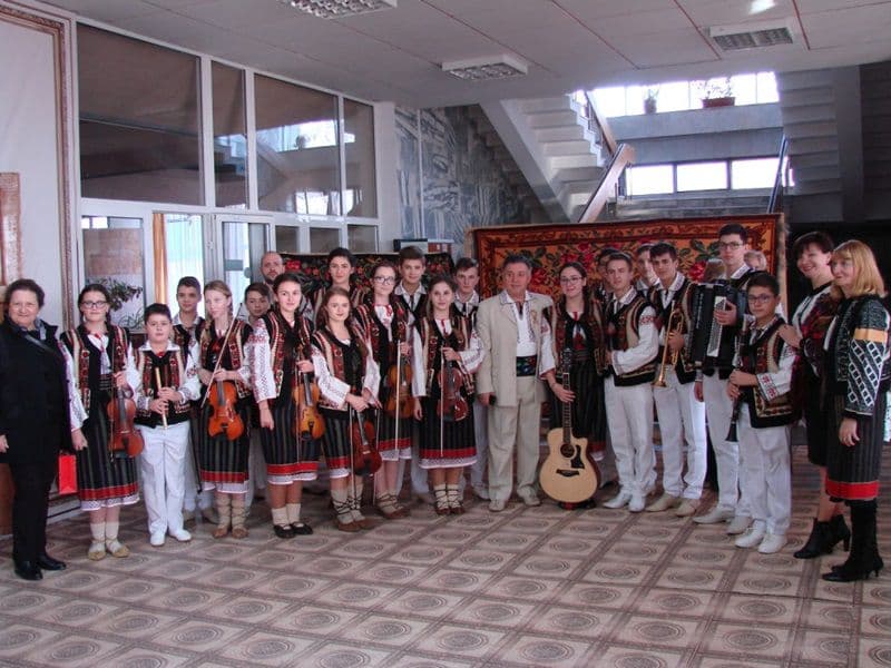 Orchestra „Mugurelul” Dorohoi, în spectacol la Ungheni – Republica Moldova - FOTO