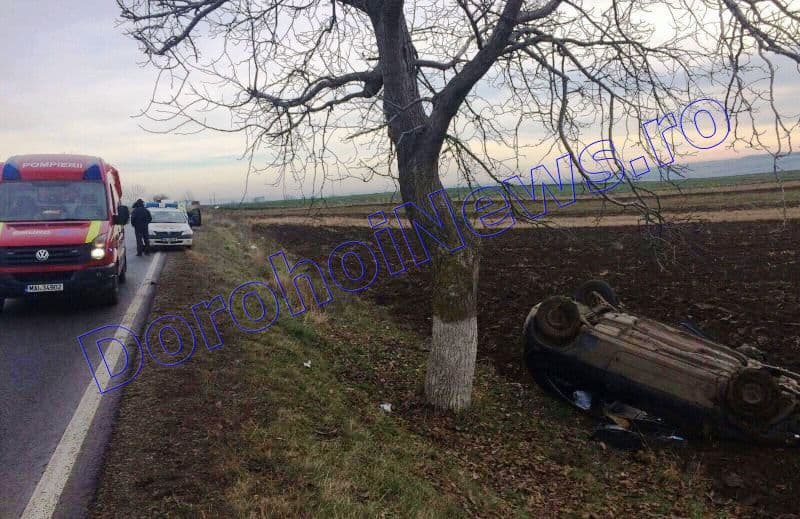 Accident pe drumul Dorohoi-Botoșani. O depășire periculoasă s-a terminat pe câmp. Două persoane au ajuns la spital – FOTO