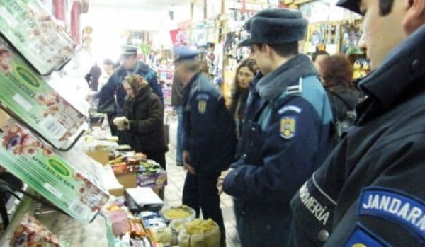 RAZII prin magazine, polițiștii au găsit produse ILEGALE la vânzare