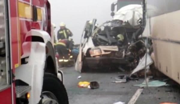 TRAGEDIE pe ȘOSEA! Un microbuz cu nouă românce, implicat într-un accident, în Italia